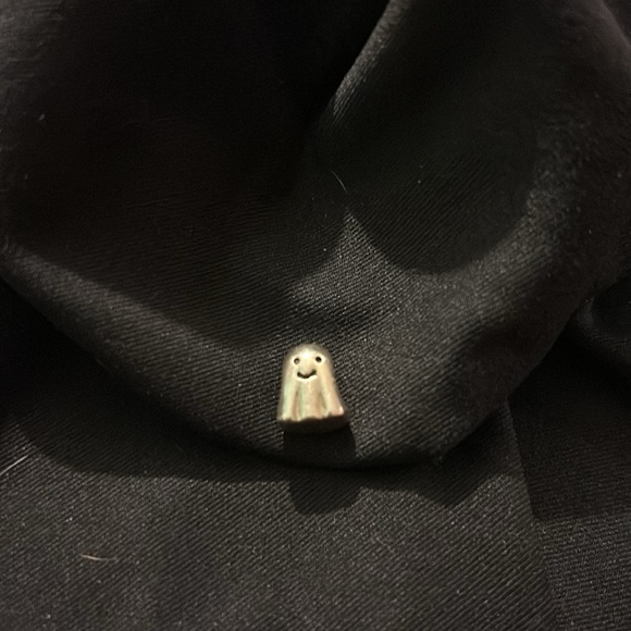 Retired pandora ghost charm - Picture 2 of 3